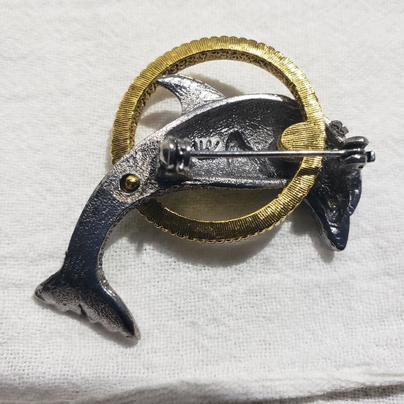 Beautiful Vintage Liz Claiborne Goldtone and brushed Silvertone Dolphin and Hoop - Picture 4 of 6